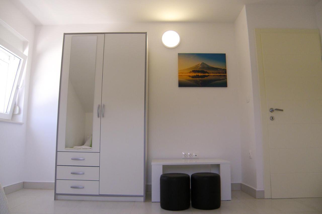 Lada Apartmani Novalja Eksteriør billede